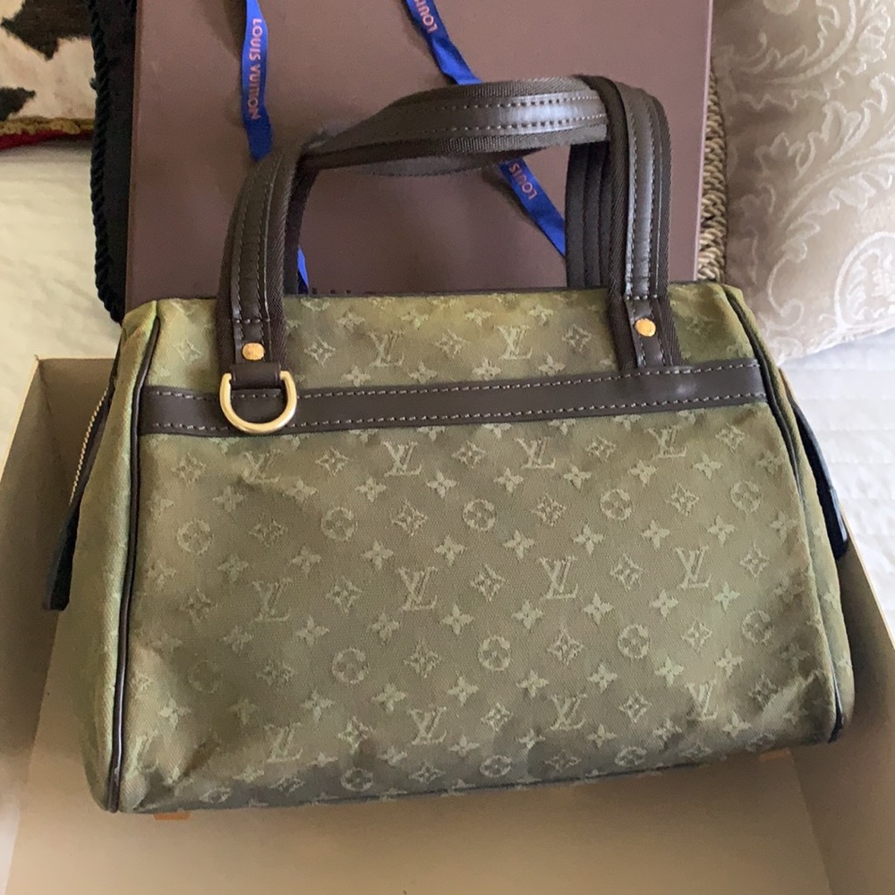 Authentic Louis Vuitton bag Josephine PM